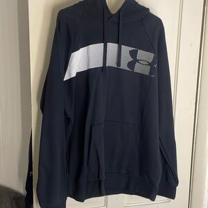 Men’s Under Armour XL hoodie